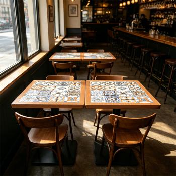 Preview: Muxing Gewerblicher Café-Tisch, quadratischer Restauranttisch, Bistrotisch Esstisch für Café, Bar, Bistro, Küche und Gastronomie 70 × 70 × 75 cm 【HUA-F70-】
