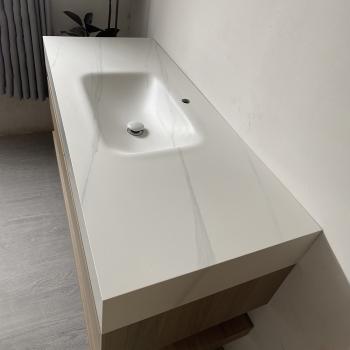 Sinterstein Waschbecken weiß Arbeitsplatte Holzmaserung Unterschrank Set mit Spiegelschrank 【RW3256JG】