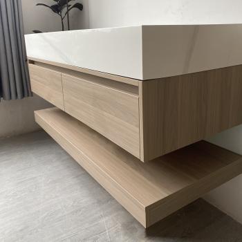 Sinterstein Waschbecken weiß Arbeitsplatte Holzmaserung Unterschrank Set mit Spiegelschrank 【RW3256JG】