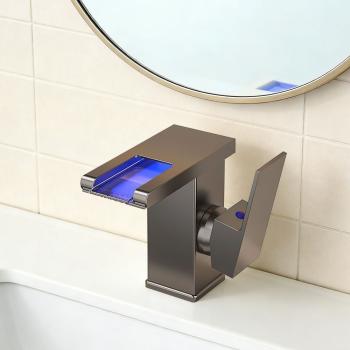 Muxing LED Waschtischarmatur Wasserhahn Badarmatur Waschbecken Mischbatterie Küchenarmatur