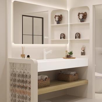 Preview: MuXing Waschbecken Set – Keramik-Waschbecken, LED-Spiegel mit Anti-Beschlag, wandhängend, mit Stauraumregal 120×55 cm 【C458】