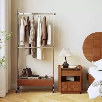 Muxing  Kleiderständer mit Stauraum Garderobenständer auf Rollen Kleiderständer für Wohnzimmer und Schlafzimmer 120×40×176 cm