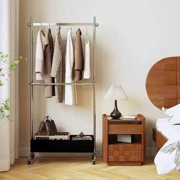 Muxing  Kleiderständer mit Stauraum Garderobenständer auf Rollen Kleiderständer für Wohnzimmer und Schlafzimmer 120×40×176 cm