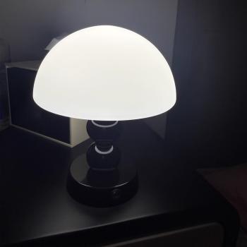 Muxing 3-Farben Dimmbare Tischlampe für Schlafzimmer, Nachttischlampe, LED-Nachtlicht, Bettleuchte für Nachttisch