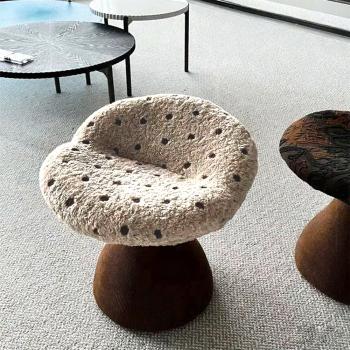 Preview: MuXing Sitzhocker Gepolstert – Polsterhocker, Schminkhocker, Schuhwechselbank, Sofa Fußhocker, Kleiner Hocker für Wohnzimmer, Schlafzimmer Braun 54*52*48cm