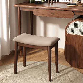MuXing Schminktisch Hocker – Polsterhocker für Schlafzimmer, Schminkstuhl, Moderner Make-up Stuhl, Bequemer Sitzhocker Hellbraun L45*B27*H46cm /CXMAD46/