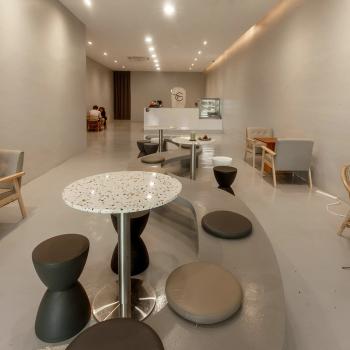 Muxing Restauranttisch, runder Terrazzotisch, runder Tisch für Dessertläden, Tisch für Milchteeläden, kleiner Tisch für Cafés 60 x 75cm【XYZBX56543】